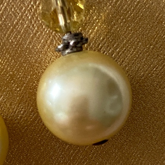 Vintage Citron Pearl and Bead Leverback Earrings - Picture 9 of 9